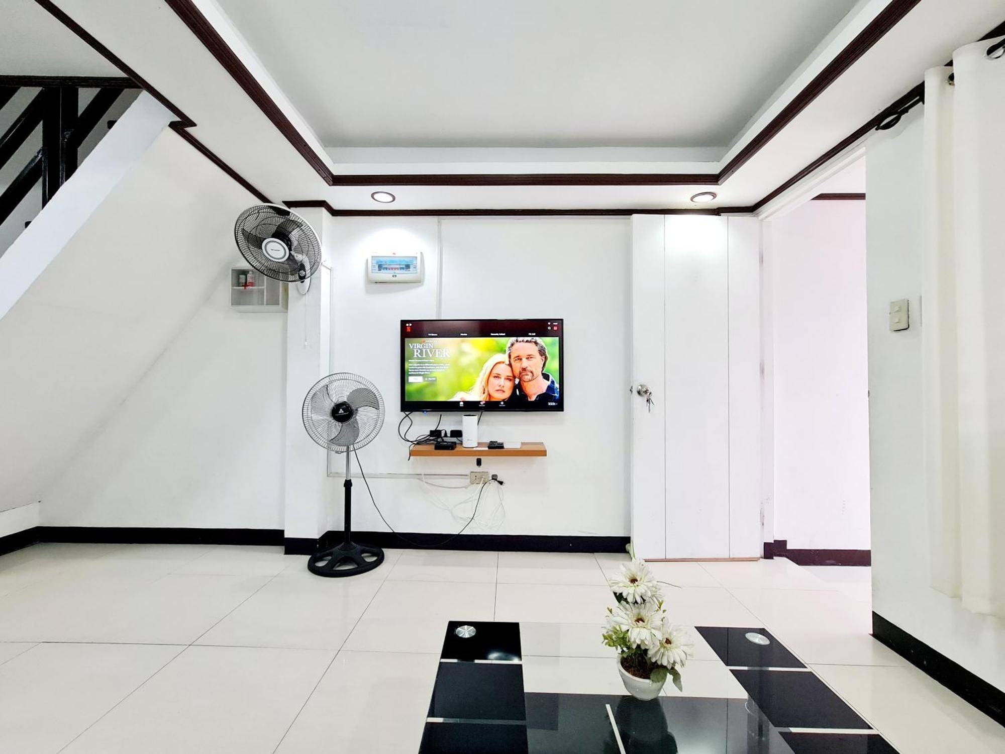 Calapan City Fully Furnished House Transient Near Xentromall L39 Exterior foto